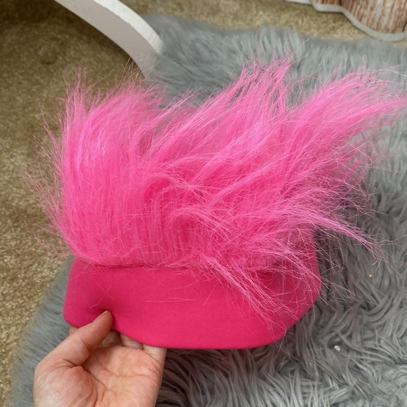 Crazy pink hair hat - Picture 3 of 3